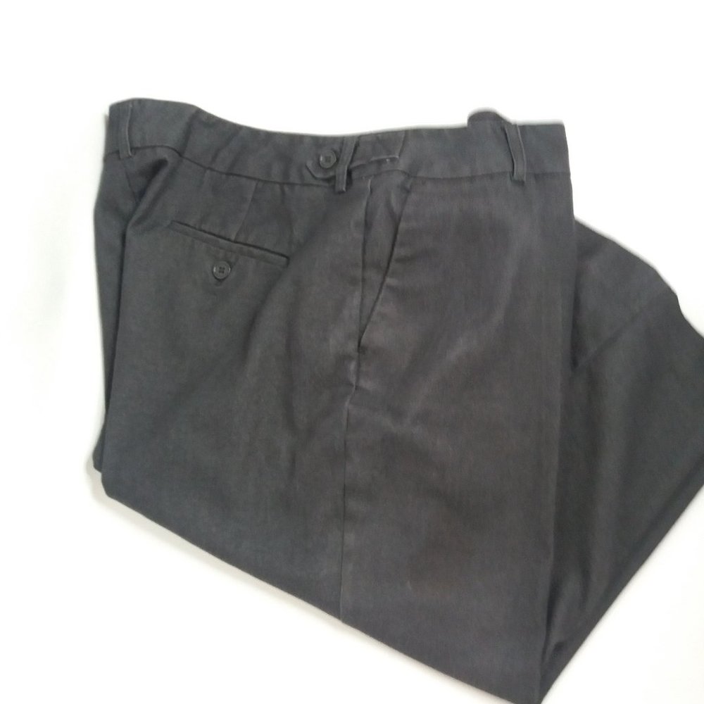 D.F.A. New York Dark Gray Capri Pants 36" Waist